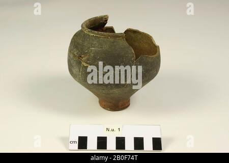 Die niederländische Römerzeit, Urne, Keramik, h, 10,5 cm, Diam, 11 cm, roman Ca., Mitte 1. Jahrhundert n. Chr., Niederlande, Gelderland, Nijmegen, Nijmegen Stockfoto