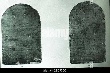 Psemtek, Rundbogen, Necho II, Stele, Kalksteine, 45 x 26 cm, Spätzeit, 26. Dynastie 610-595 v. Chr., ÄgyptBeschreibung der ägyptischen Sammlung, VII, 14, Pl.XV, K. Piehl, Inscr. Hier. III (Leipzig, 1903), pl. 28 G, L. Habachi, ASAE 47, 264 n. 4, 280, A. Kucharek, Altägypische Totenliturgien (Heidelberg 2010), 128, G. Vittmann, in: S. Busi Stockfoto