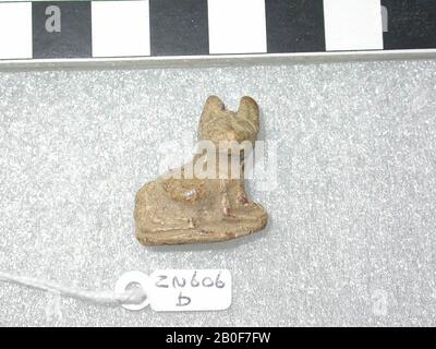 Tier, sitzend, Katze ?, 3 Stück, Amulett, Tier, Faienz, Höhe: 2,3 cm, Tiefe: 2,4 cm, Ägypten Stockfoto