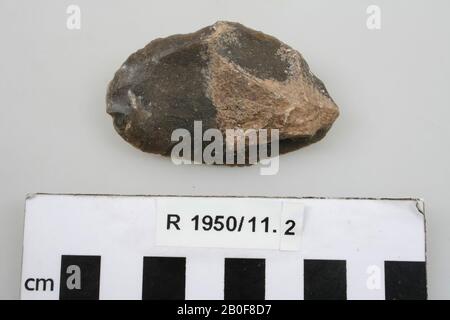 Altes Europa, Werkzeug, Stein, Feuerstein, 6 x 3,5 x 1,7 cm, Vorgeschichte, Frankreich Stockfoto