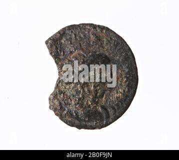 Niederländische Römerzeit, Münze, Follis, Konstantin I., Metall, Kupfer, Diam., 18 mm, WT., 2,01 gr, roman 319, Niederlande, Gelderland, Maasdriel, Rossum Stockfoto