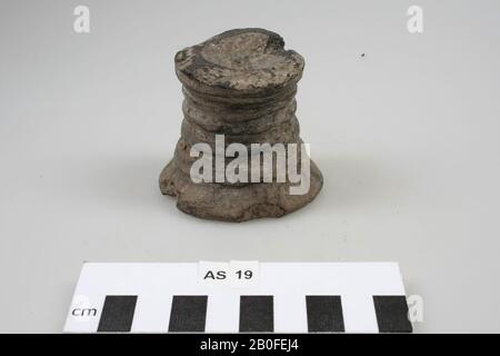 Niederlande Mittelalter, Schüssel, Fragment, Steingut, Sachsen, h, 6,2 cm, Diam, 5,9 cm, vmeb, Niederlande, Groningen Stockfoto