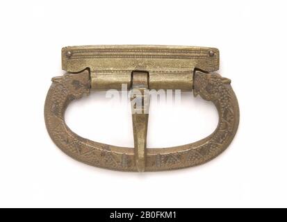 Niederlande Mittelalter, Schnalle, Metall, Bronze, 0,6 x 4,9 x 7,7 cm, vmea 375-425, Niederlande, Noord-Brabant, Maasdriel, Alem Stockfoto