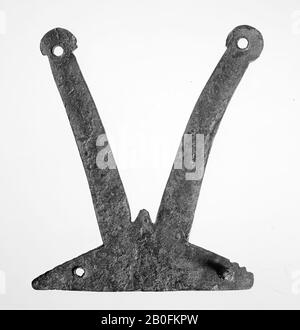Niederlande Mittelalter, Armaturen, V-förmig, Metall, Bronze, 7,5 x 6,3 cm, vmea 375-400, Niederlande, Limburger, Maastricht, Maastricht, Pandhof St. Servaas