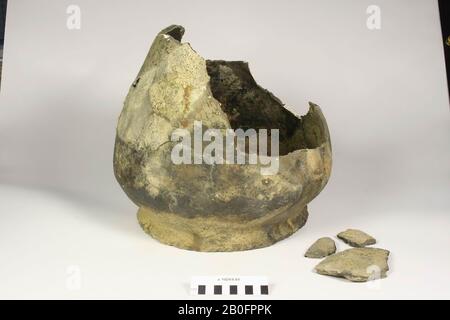 Niederländische Römerzeit, Urne, Fragment, Steingut, handförmig, h, 32,2 cm, Diam, 33,2 cm, roman, Niederlande, Friesland, Ferwerderadiel, Ferwerd Stockfoto