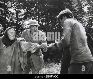 JOHN HUSTON AUF SET VON "A WALK WITH LOVE AND TOD" (1969) 20. CENTURY FOX/MOVIESTORE COLLECTION LTD Stockfoto