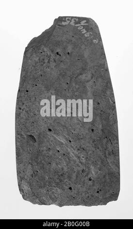 Schmale Feuersteine (?) Axt mit rechteckigem Querschnitt, Axt, Stein, Länge 7,4 cm, prähistorische -4000 Stockfoto