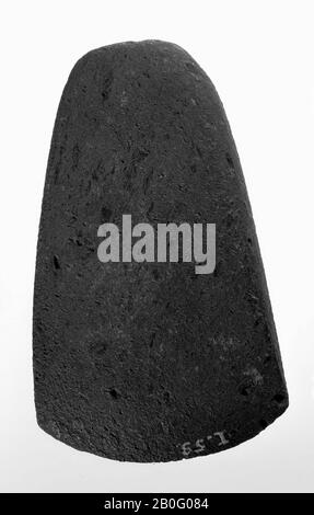 Polierte Axt aus Granit, Axt, Stein, Länge: 7,6 cm, prähistorische -4000 Stockfoto