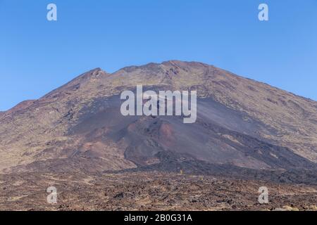 Pico Viejo, der Ort der letzten Eruption auf dem Berg Teide, einem Vulkan auf der Vulkaninsel Tenera, der größten der Kanarischen Inseln Spaniens Stockfoto