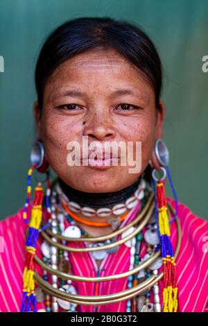 Ein Porträt Einer Frau Aus Der ethnischen Gruppe Kayaw, Htay Kho Village, Loikaw, Myanmar. Stockfoto