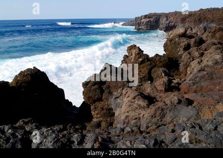 Zerklüftete Vulkanküste in Los Hervideros, Lanzarote, Kanarische Inseln, Spanien Stockfoto