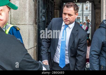 Dublin, Irland. Februar 2020. Neale Richmond TD (FG) war am ersten Tag des 33. Dáil im Leinster House. Kredit: Andy Gibson/Alamy Live News Stockfoto