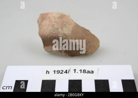 Fragment einer Öllampe aus bemaltem Steingut mit offener Oberseite, Öllampe, Fragment, Steingut, 6,4 x 4 x 2,5 cm, roman, Niederlande, Südholland, Leidschendam-Voorburg, Voorburg, Arentsburg Stockfoto