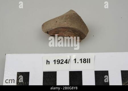 Fragment einer Steingut-Öllampe mit offenem Oberteil, Öllampe, Fragment, Steingut, 4,1 x 2,4 x 2,1 cm, roman, Niederlande, Südholland, Leidschendam-Voorburg, Voorburg, Arentsburg Stockfoto