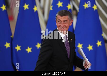 (200220) -- BRÜSSEL, den 20. Februar 2020 (Xinhua) -- der tschechische Premierminister Andrej Babis trifft zu einer Sondersitzung des Europäischen Rates am Sitz der EU in Brüssel, Belgien, 20. Februar 2020. Die Staats- und Regierungschefs wollen sich auf den langfristigen Haushalt der EU für 2021 bis 2027, den mehrjährigen Finanzrahmen (MFR), einigen. (Xinhua/Zheng Huansong) Stockfoto