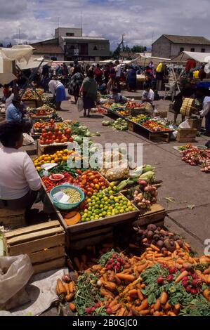 ECUADOR, HIGHLANDS, PUJILI, LOKALER INDISCHER MARKT Stockfoto