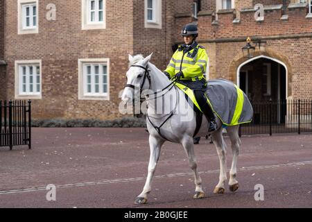 Polizist auf Pferd in London Stockfoto