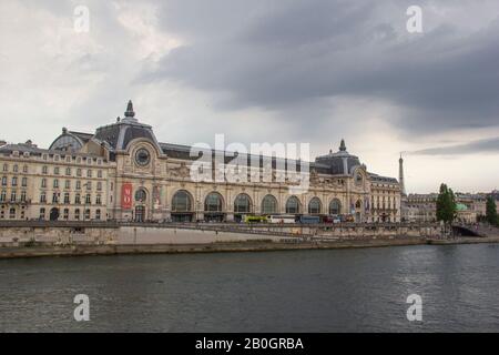 Musée d'Orsay und seine, Paris Stockfoto