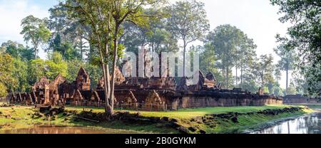 Bild des Bantay Sreay (Banteay Srei)Tempels, einem Teil des Archäologischen Parks Angkor Wat, in der Nähe von Siem Reap, Kambodscha. Stockfoto