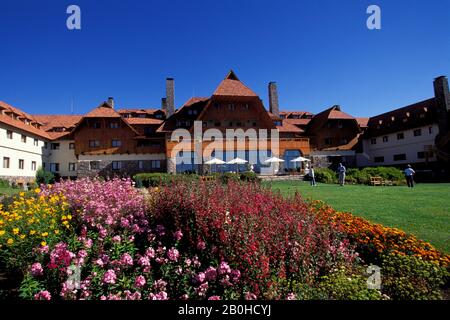 ARGENTINIEN, IN DER NÄHE VON BARILOCHE, LAKE NAHUEL HUAPI, LAKE DISTRICT, LLAO-LLAO RESORT, BLUMEN Stockfoto