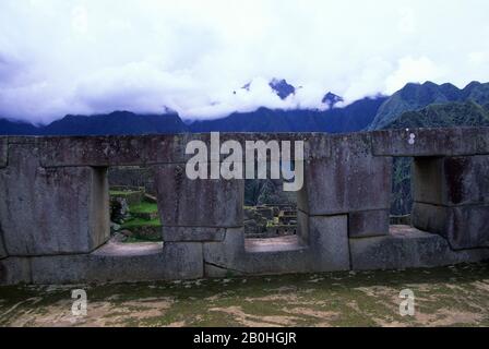 SÜDAMERIKA, PERU, HEILIGES TAL, MACHU PICCHU, TEMPEL DER DREI FENSTER Stockfoto