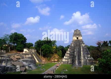 GUATEMALA, TIKAL, TEMPEL DES RIESIGEN JAGUAR (TEMPEL I), GREAT PLAZA Stockfoto