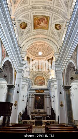 Im Inneren der Kirche san martino Wurde Sie von Graf Ruggiero im Stil der Gotik gegründet, 24. September 2019 Erice Sizilien-Italien Stockfoto