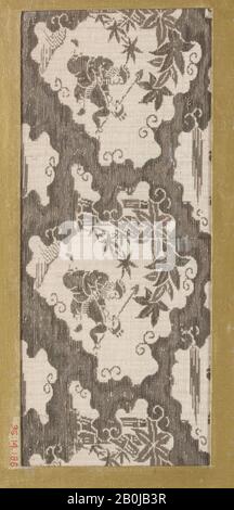 Textilfragment mit wiederholtem Muster unregelmäßig geformter, wolkenbewehrter Vignetten, die zwei menschliche Figuren und Ahornblätter enthalten, Japan, Edo (1615-1868), Datum 18.-19. Jahrhundert, Japan, Seide, 7 1/4 x 3 1/4 Zoll. (18,41 x 8,26 cm), Textil-Woven Stockfoto