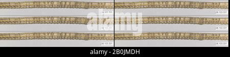 Galloon, Französisch, 18. Jahrhundert, Französisch, Metallgewinde, 13 x 1/2 Zoll, 33,0 x 1,3 cm, Textil-Besatz Stockfoto