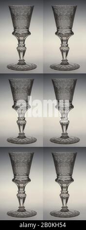 Stehbecher mit Deckel, Deutsch, Silesia, 1725-30, Deutsch, Silesia, Glas, Gesamt: 11 3/8 × 3 3/8 in. (28,9 × 8,6 cm), Glas Stockfoto