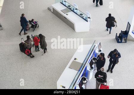 Übersicht über das Terminal JetBlue am Flughafen JFK in New York City, USA Stockfoto