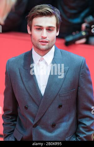 Berlinale Palast, Potsdamer Platz, Berlin, Deutschland. Februar 2020. Douglas Booth posiert bei der Eröffnungsfeier, My Salinger Year. Bild nach Gutschrift: Julie Edwards/Alamy Live News Stockfoto