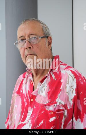 Carles Hernández i Mor. ART I ATEISME JOURNÉES PHILOSOPHIQUES-Jean-Luc Nancy. L'athéisme en commun. la créativité métaphysique des sociétés modernes. Stockfoto