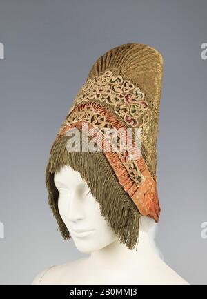 Headdress, Russisch, viertes Viertel des 18. Jahrhunderts, Russisch, Perle, Baumwolle, Metall, Seide Stockfoto