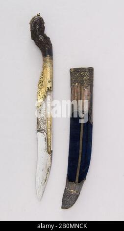 Messer (Piha Kaetta) mit Mantel, Sri Lankan, 18. Bis 19. Jahrhundert, Sri Lankan, Messing, Silber, H. mit Mantel 11 5/8 Zoll. (29,5 cm); H. ohne Ummantelung 11 1/4 Zoll (28,6 cm); W. 1 3/8 Zoll (3,5 cm); Wt. 7,2 oz. (204,1 g); Gewicht der Ummantelung 2,2 oz (62,4 g), Messer Stockfoto