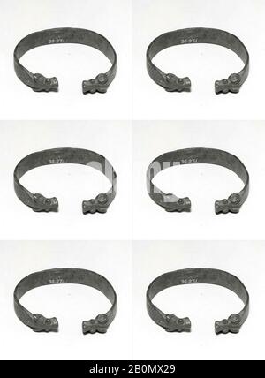 Armband mit Tierköpfen, Eisenzeit III, Datum ca. 8.-7. Jahrhundert v. Chr., Westiran, Bronze, Diam. 7,3 cm x 1 cm, Metalwork-Namen Stockfoto