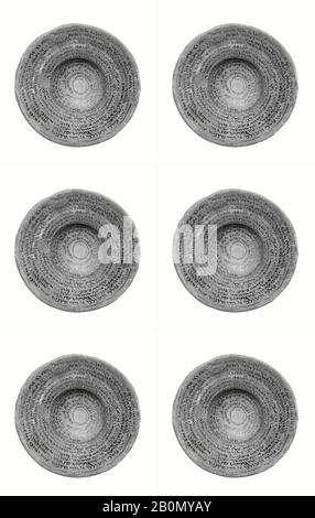 Beschwörungsschüssel mit aramäischer Aufschrift, Sasanian, Sasanian, Date Ca. Chr., Mesopotamien, Sasanian, Keramik, Farbe, 2,13 Zoll (5,41 cm), Ceramics-Vessels-Beschriftet Stockfoto