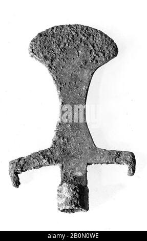 AX-Rotorblatt, Eisenzeit, Datum ca. Anfang des 1. Jahrtausends v. Chr., Transkaukasien, Bronze, L. 5-1/2 Zoll (14 cm) x 3-7/8 Zoll (9,7 cm), Metalwork-Implements Stockfoto