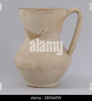 Ewer, 9. Bis 10. Jahrhundert, Fand/grub Iran, Qasr-i Abu Nasr, Steingut; unglasiert, H. 5 Zoll. (12,7 cm), W. 3 Zoll (7,6 cm), Keramik Stockfoto