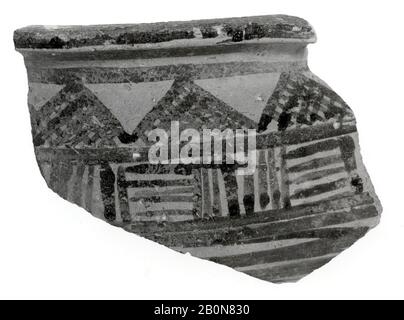 Sherd, Assyrisch, Mittlere Bronze, Datum ca. 1800 v. Chr., Mesopotamien, Tell al-Rimah, Assyrisch, Keramik, 3,47 x 4,53 Zoll. (8,81 x 11,51 cm), Ceramics-Vessels Stockfoto