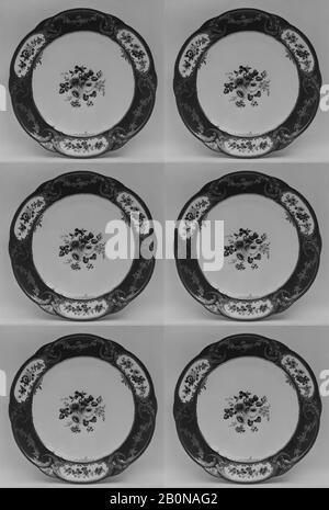Sèvres Manufactory, Plate (assiette à palmes) (1 von 102) (Teil eines Dienstes), French, Sèvres, Sèvres Manufactory (Französisch, 1767-heute), French, Sèvres, Softpaste Porzellan, Durchmesser: 9 5/8 Zoll. (24,4 cm), Ceramics-Porzellan Stockfoto
