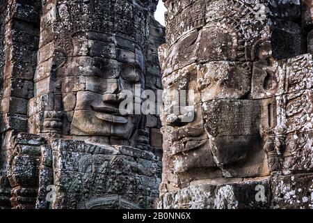 Bayon-Tempel, Siem Reap / Kambodscha - 17. Februar 2018: Lächelnde Gesichter der Bayon eine Tempelruine im Zentrum von Angkor Thom. Stockfoto