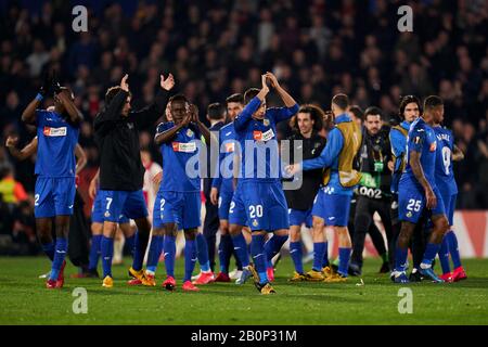 Getafe, Spanien. Februar 2020. Spieler des Getafe FC feiern ein Tor während des UEFA Europa League-Spiels zwischen Getafe CF und AFC Ajax Amsterdam im Coliseum Alfonso Perez in Getafe (Endstand; Getafe CF 2:0 AFC Ajax Amsterdam) Credit: Sopa Images Limited/Alamy Live News Stockfoto