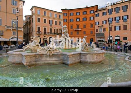 Neptun, Skulpturen des Künstlers Antonio Della Bitta und Gregorio Zappala im 19. Jahrhundert, Piazza Navona, Rom, Italien Stockfoto