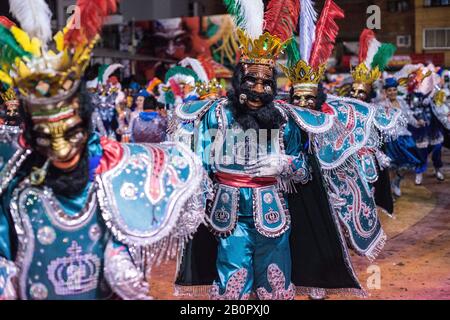 Figuren und Tänzerinnen des Karnevals von Oruro, Bolivien Stockfoto