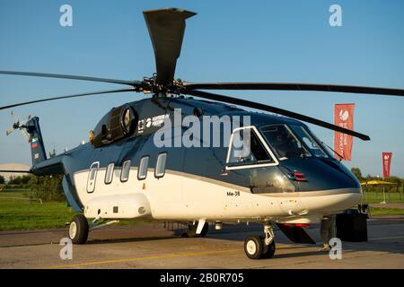 August 2019. Zhukovsky, Russland. Russischer Mittelmultifunktions-Hubschrauber Mil Mi-38 auf dem Internationalen Luftfahrt- und Raumfahrtsalon MAKS 2019. Stockfoto