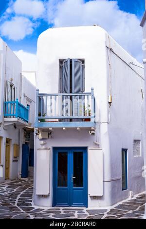 Blick auf den berühmten malerischen Gassen der Stadt Mykonos in Mykonos, Griechenland Stockfoto