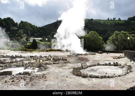 Furnas do Enxofre, Geysire in Portugal Stockfoto