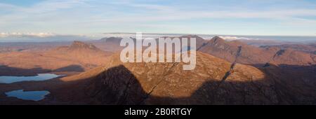 Panoramaaussicht von Sgurr an Fhidhleir, Wester Ross nach Norden Stockfoto