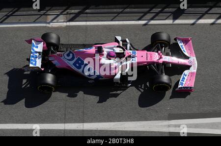 Der Lance von Racing Point Schlendern in der Boxengasse am dritten Tag der Saisonvorbereitung auf dem Circuit de Barcelona - Catalunya. Stockfoto